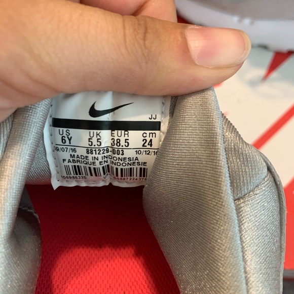 nike air max zero essential gs - Picture 3 of 3